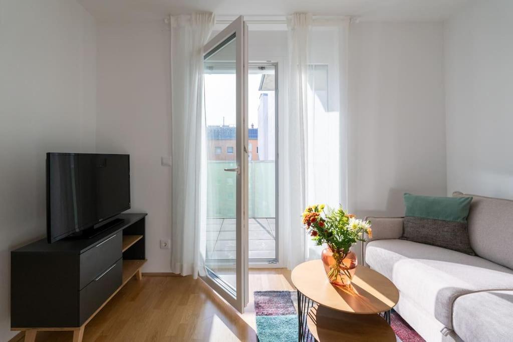 Hm • Sleek 1Br Home With Balcony Vienna Exterior photo
